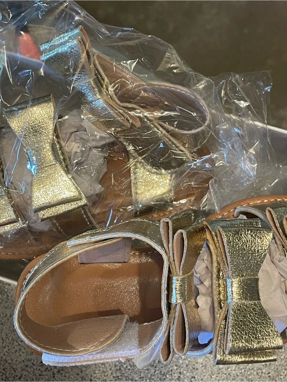 Girls kids size 9 Metallic Gold Bow Strap Sandals Velcro